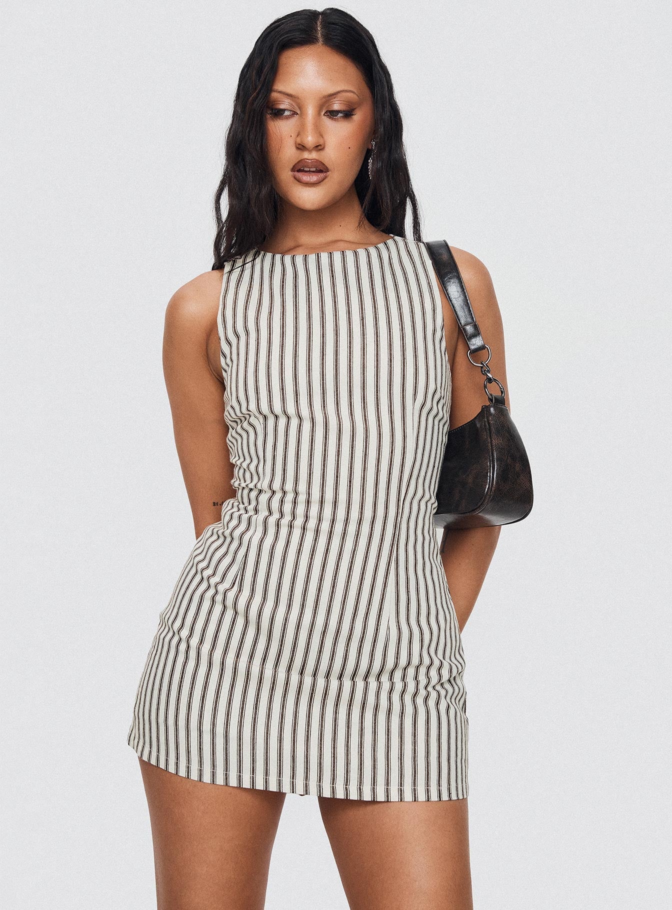 LIEKE™ | Bruine gestreepte jurk